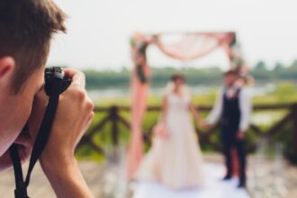 Célébration des 32 ans de mariage avec des cadeaux symboliques